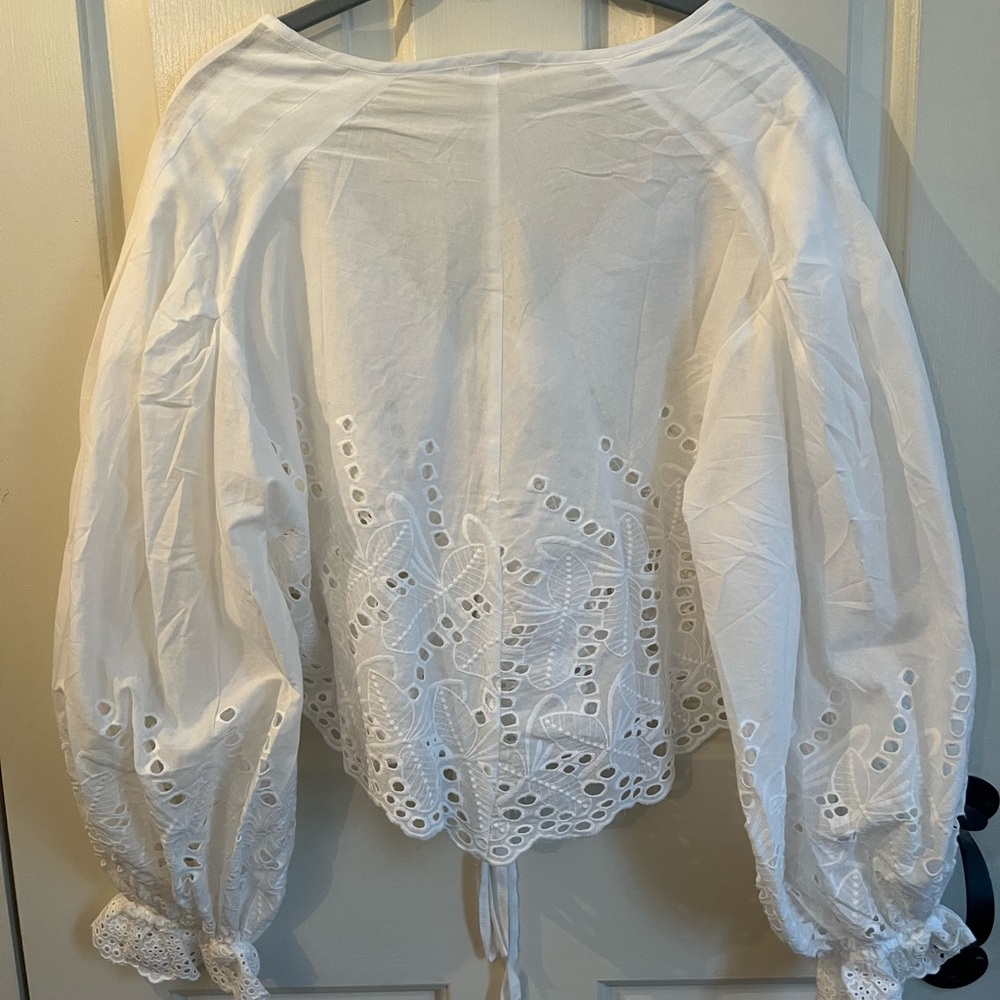 💖Elegant White Eyelet Tie Blouse💖 - Picture 12 of 15